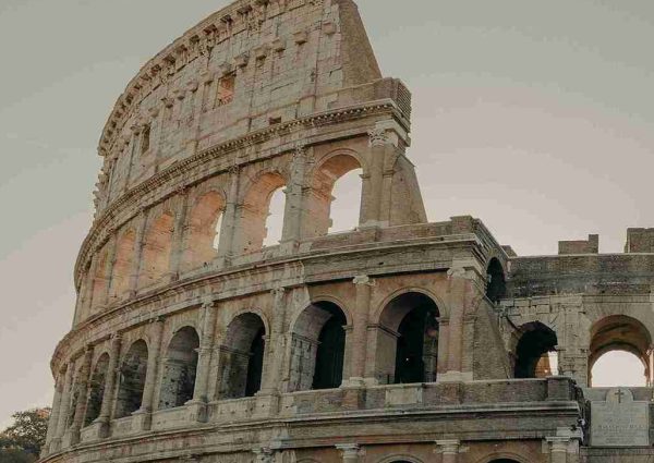 Colosseo-centro-roma-bb-le-due-stelle-quadrato
